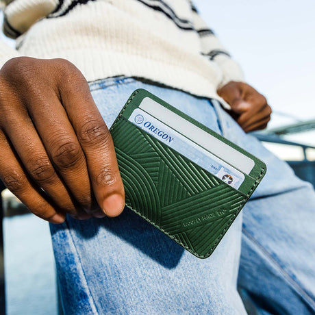 Half Wallet Lines Texture in green leather