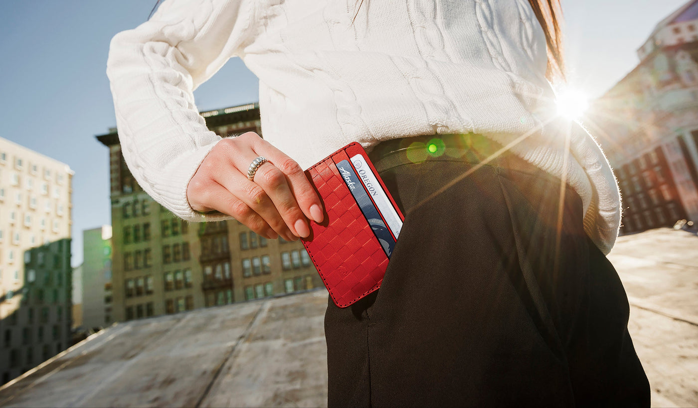 Hald Wallet Checker Texture in red leather